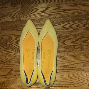 EUC ROTHY’S Marigold Pointed Toe Flat 7W Classic Sustainable Casual Travel City